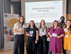 Gruppenbild vor Präsentation